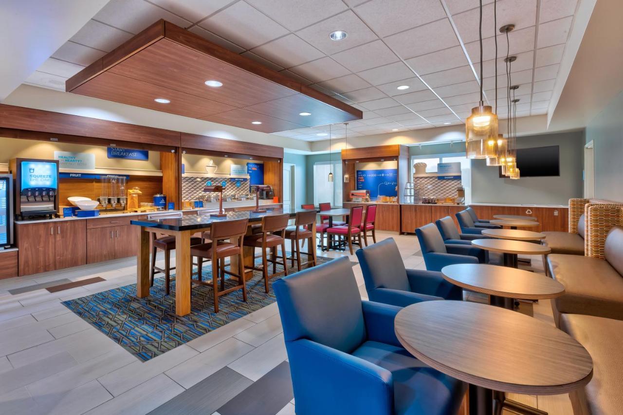 Holiday Inn Express & Suites - Effingham By Ihg Екстер'єр фото