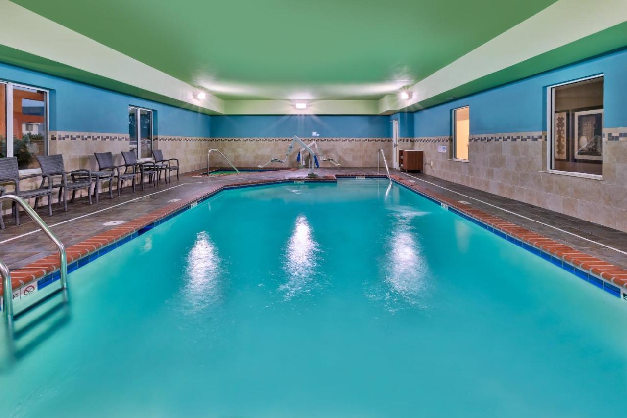 Holiday Inn Express & Suites - Effingham By Ihg Екстер'єр фото