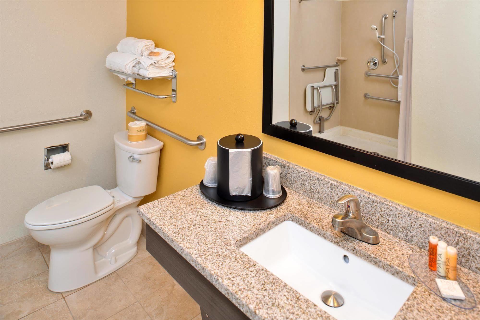 Holiday Inn Express & Suites - Effingham By Ihg Екстер'єр фото